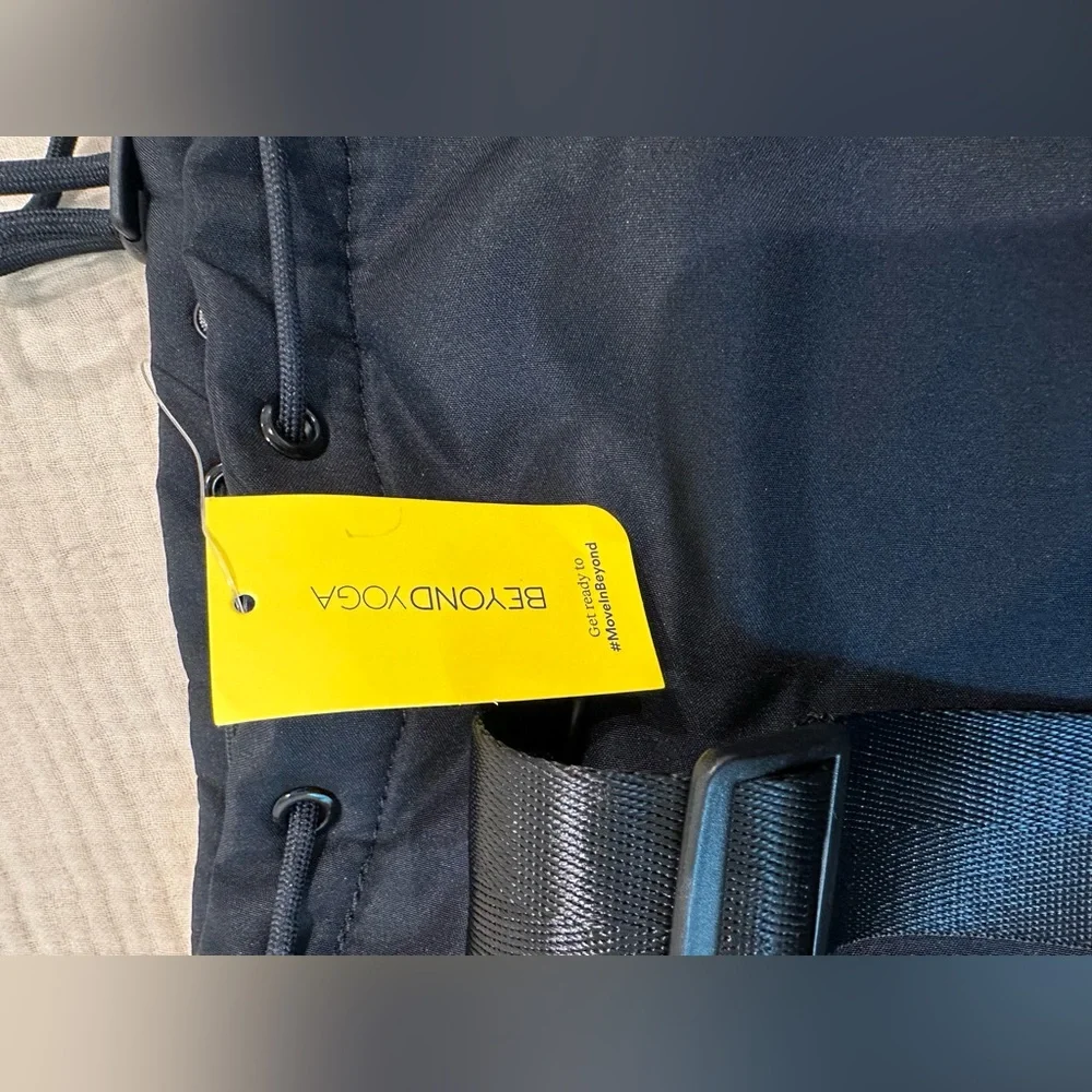 NWT Beyond Yoga Convertible Gym Bag - Picture 3 of 5